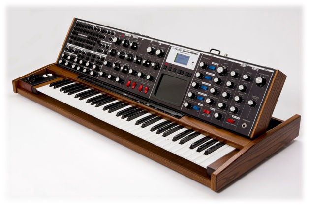    .  Moog Minimoog Voyager XL -    