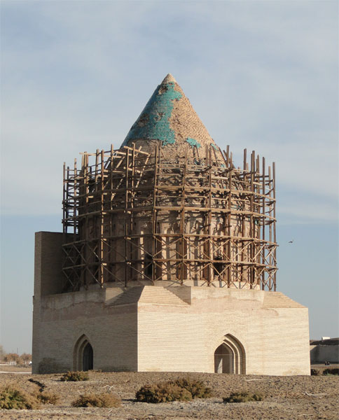 Купол мавзолея Ала ад Дина Текеша, 12 век [Долгий В,]