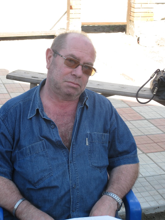 A person sitting on a benchAI-generated content may be incorrect.