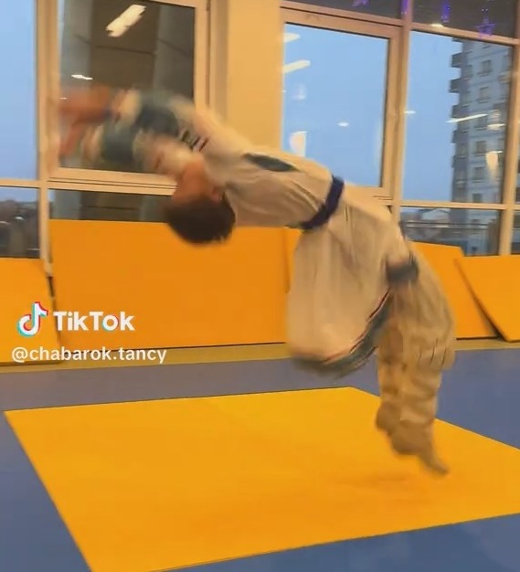  []