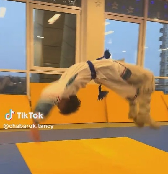  []